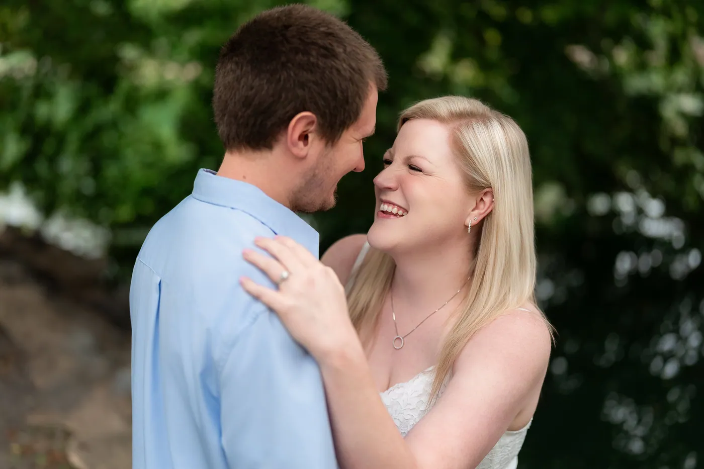 Kaitlyn and Nicholas leaning in for a kiss